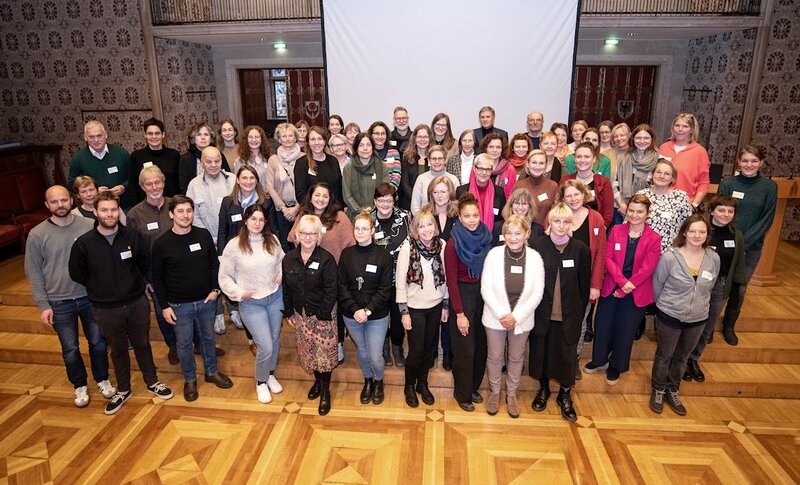 Start für den Aktionsplan „Istanbul-Konvention“: Interessensgruppen und Organisationen sowie Expert*innen aus der Stadtgesellschaft, der Polizei, der Politik und der Verwaltung kamen auf Einladung des Amtes für Gleichstellung zu einem ersten gemeinsamen Austausch zusammen.